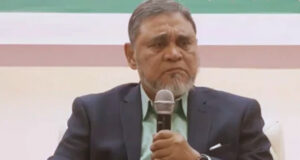 নির্বাচন কমিশন রাজনীতির ভেতরে ঢুকতে চায় না: সিইসি