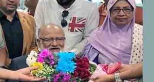 স্বাস্থ্য পরীক্ষার জন্য সিঙ্গাপুর গেলেন খন্দকার মোশাররফ