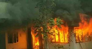 এবার ধানমন্ডি ৩২-এ আগুন দিলো ছাত্র-জনতা