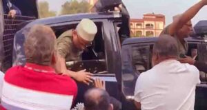 পুলিশের গাড়ি থেকে ছিনিয়ে নেওয়া সেই আ.লীগ নেতা গ্রেপ্তার