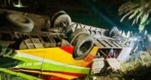 বরযাত্রীবাহী বাস উল্টে খাদে, আহত ৩০