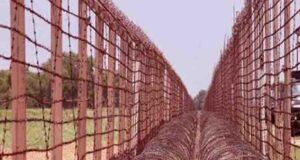 বাংলাদেশ সীমান্তে কাঁটাতারের বেড়া দেওয়ার ব্যাখ্যা দিলো ভারত