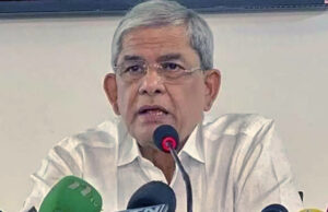 সরকারের নিরপেক্ষতার সাথে আপসকারী উপদেষ্টাদের অপসারণের জন্য ড. ইউনূসের প্রতি ফখরুলের আহ্বান