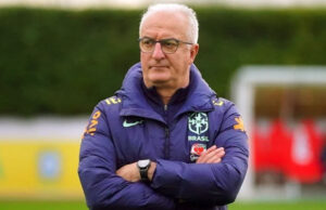 আর্জেন্টিনার কাছে লজ্জাজনক হারের পর ব্রাজিল কোচ ডোরিভালকে বরখাস্ত করেছে