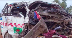 যশোরে অ্যাম্বুলেন্স-ভ্যানের সংঘর্ষে নিহত ৩ আহত ২ জন