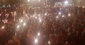 স্বরাষ্ট্র উপদেষ্টার পদত্যাগের দাবিতে মধ্যরাতে উত্তাল ঢাবি