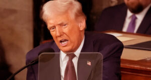 চীনের উপর আরও ৫০% শুল্ক আরোপের হুমকি ট্রাম্পের