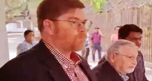 আন্তর্জাতিক অপরাধ ট্রাইব্যুনাল পরিদর্শন করলেন মার্কিন সাবেক দুই রাষ্ট্রদূত