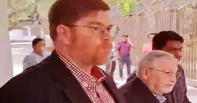 দুই রাষ্ট্রদূত