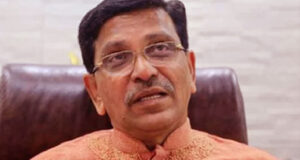 স্ত্রী-সন্তানসহ মাহবুব উল আলম হানিফের বিদেশ যাত্রায় নিষেধাজ্ঞা