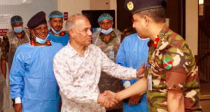 মাগুরায় ধর্ষণের শিকার শিশুটিকে দেখতে সিএমএইচে স্বরাষ্ট্র উপদেষ্টা