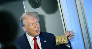 ট্রাম্পের প্রথম ৫ মিলিয়ন ডলারের ‘গোল্ড কার্ড’ ভিসা উন্মোচন