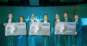 বাংলাদেশে প্রথম আমেরিকান এক্সপ্রেস মেটাল কার্ড চালু করল সিটি ব্যাংক