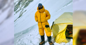 বাবর আলী প্রথম বাংলাদেশি হিসেবে অন্নপূর্ণা পর্বতে আরোহণ করলেন