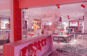 āĻāĻžāĻāĻžā§ āĻāϏāϰāĻžā§ā§āϞāĻŋ āĻšāĻžāĻŽāϞāĻžāϰ āĻŦāĻŋāϰā§āĻĻā§āϧ⧠āĻĒā§āϰāϤāĻŋāĻŦāĻžāĻĻ: āĻāĻžāĻāĻā§āϰ āĻ āϞā§āĻāĻĒāĻžāĻā§āϰ āĻ
āĻāĻŋāϝā§āĻā§ ā§ā§¨ āĻāύāĻā§ āĻā§āϰā§āĻĒā§āϤāĻžāϰ āĻāϰāĻž āĻšā§ā§āĻā§āĨ¤