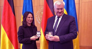 জার্মানির বেয়ারবক বলেছেন, রাশিয়ার ‘অবরোধ কৌশল’ সম্পর্কে মার্কিন যুক্তরাষ্ট্রকে অবশ্যই জানতে হবে