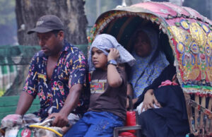 চুয়াডাঙ্গায় সর্বোচ্চ তাপমাত্রা ৪২ ডিগ্রি সেলসিয়াস রেকর্ড করা হয়েছে।