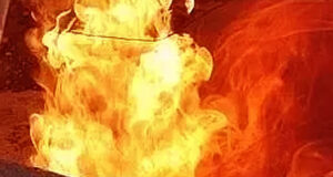 বাড্ডায় গ্যাস লিকেজ থেকে আগুন, বাবা-মা ও তিন মেয়ে দগ্ধ