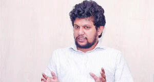 যুদ্ধাপরাধের সহযোগীদের ক্ষমা চাওয়া উচিত: মাহফুজ আলম