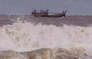 āϏāĻŽā§āĻĻā§āϰ āĻŦāύā§āĻĻāϰāĻā§āϞāĻŋāĻā§ ā§Š āύāĻŽā§āĻŦāϰ āϏāĻāĻā§āϤ āĻĻā§āĻāĻžāϤ⧠āĻŦāϞāĻž āĻšāϝāĻŧā§āĻā§