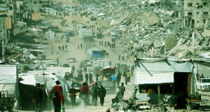 গাজায় ইসরায়েলি হামলায় ১০০ জন নিহতের খবর জানিয়েছেন উদ্ধারকর্মীরা।