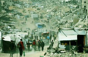 গাজায় ইসরায়েলি হামলায় ১০০ জন নিহতের খবর জানিয়েছেন উদ্ধারকর্মীরা।