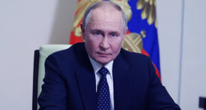 তিন বছরের যুদ্ধের পর ইউক্রেনের সাথে সরাসরি শান্তি আলোচনার প্রস্তাব পুতিনের