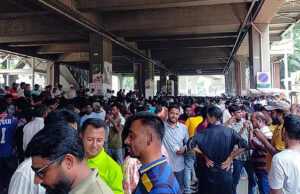 ইশরাকের সমর্থকরা নগর ভবনের ফটক তালাবদ্ধ করে রেখেছেন, পরিষেবা ব্যাহত, বিক্ষোভ অব্যাহত থাকবে