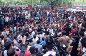 ছাত্র হত্যার প্রতিবাদে ঢাবিতে ক্লাস-পরীক্ষা বর্জন