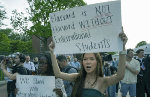 āĻā§āϰāĻžāĻŽā§āĻĒā§āϰ āĻ
āĻŦāĻļāĻŋāώā§āĻ āĻā§āĻā§āϤāĻŋ āĻŦāĻžāϤāĻŋāϞā§āϰ āĻĻāĻžāĻŦāĻŋāϰ āĻĒā§āϰāϤāĻŋāĻŦāĻžāĻĻā§ āĻšāĻžāϰā§āĻāĻžāϰā§āĻĄā§āϰ āĻļāĻŋāĻā§āώāĻžāϰā§āĻĨā§āϰāĻž āĻŽāĻŋāĻāĻŋāϞ āĻāϰā§āĻā§