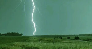 বাংলাদেশ আবহাওয়া অধিদপ্তর বজ্রপাতের সতর্কতা জারি করেছে