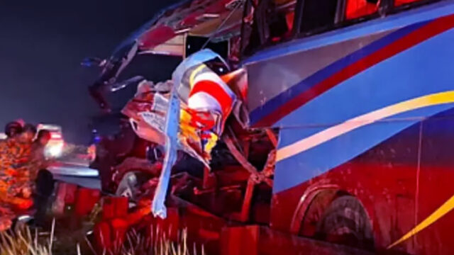 4 Killed As Bus Rams Into Truck