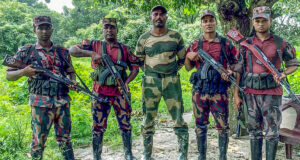 চাঁপাইনবাবগঞ্জ সীমান্তে আটক বিএসএফ সদস্যকে ফেরত দিল বিজিবি