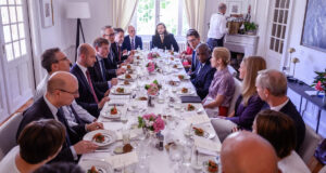 ইসরায়েলের সাথে যুদ্ধের জন্য ইরানকে ‘কূটনৈতিক সমাধান’ প্রস্তাব দেবে ইউরোপ