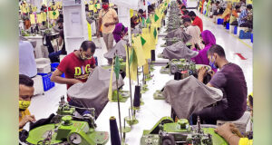 জুলাই-সেপ্টেম্বর অর্থবছরে তৈরি পোশাক রপ্তানি ৪.৭৯ শতাংশ প্রবৃদ্ধি অর্জন করেছে