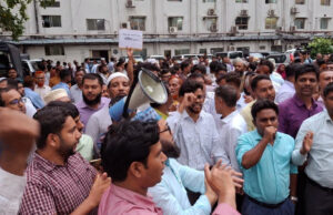 āϏāĻāĻŋāĻŦāĻžāϞāϝāĻŧā§ āϏāϰāĻāĻžāϰāĻŋ āĻāϰā§āĻŽāĻāĻžāϰā§āĻĻā§āϰ āĻŦāĻŋāĻā§āώā§āĻ āĻ
āĻŦā§āϝāĻžāĻšāϤ; āĻĻā§āĻ āĻāĻĒāĻĻā§āώā§āĻāĻžāϰ āĻāĻžāĻā§ āϏā§āĻŽāĻžāϰāĻāϞāĻŋāĻĒāĻŋ āĻāĻŽāĻž āĻĻā§āĻā§āĻž āĻšāĻŦā§