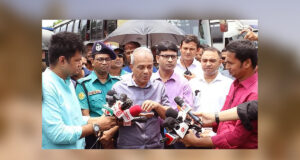 আইনশৃঙ্খলা ও যানজট নিয়ন্ত্রণে শৃঙ্খলা বজায় রাখার আহ্বান স্বরাষ্ট্র উপদেষ্টার