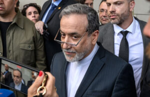 āĻāĻāĻāϏāĻŋāϰ āĻŦā§āĻ āĻā§ āϝā§āĻ āĻĻāĻŋāϤ⧠āĻāϏā§āϤāĻžāĻŽā§āĻŦā§āϞ⧠āĻĒā§āĻāĻā§āĻā§āύ āĻāϰāĻžāύā§āϰ āĻĒāϰāϰāĻžāώā§āĻā§āϰāĻŽāύā§āϤā§āϰ⧠āĻāĻŦā§āĻŦāĻžāϏ āĻāϰāĻžāĻāĻāĻŋ: āĻŽāĻŋāĻĄāĻŋāϝāĻŧāĻž