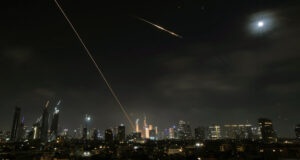 পারমাণবিক স্থাপনা লক্ষ্য করে হামলার পর ইসরায়েলের উপর পাল্টা গুলি চালাল ইরান