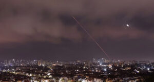 ইসরায়েলের সাথে যুদ্ধ শুরু হওয়ার পর থেকে ৪০০ জনেরও বেশি নিহত হয়েছে বলে জানিয়েছে ইরান।