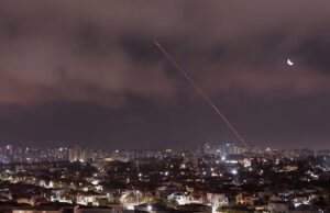 āĻāϏāϰāĻžāϝāĻŧā§āϞā§āϰ āϏāĻžāĻĨā§ āϝā§āĻĻā§āϧ āĻļā§āϰ⧠āĻšāĻāϝāĻŧāĻžāϰ āĻĒāϰ āĻĨā§āĻā§ ā§Ēā§Ļā§Ļ āĻāύā§āϰāĻ āĻŦā§āĻļāĻŋ āύāĻŋāĻšāϤ āĻšāϝāĻŧā§āĻā§ āĻŦāϞ⧠āĻāĻžāύāĻŋāϝāĻŧā§āĻā§ āĻāϰāĻžāύāĨ¤