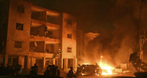 ইসরায়েলি উদ্ধারকারীরা বলছেন ৩ জন নিহত, ৭৪ জন আহত, ইরান বলছে ‘সফলভাবে’ ইসরায়েলে আঘাত হেনেছে