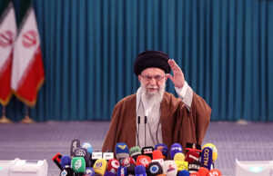 ইরানের খামেনিকে সাদ্দামের মতো ভাগ্য ঝুঁকির মুখে ফেলতে ইসরায়েলের হুঁশিয়ারি