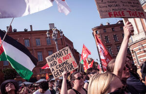 হাজার হাজার বিক্ষোভের সময় গাজা কর্মীদের মুক্তির আহ্বান জানিয়েছেন ম্যাক্রোঁ