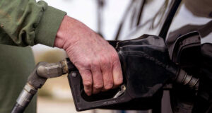 ইরানে ইসরায়েলের হামলার পর তেলের দাম বেড়েছে, মজুদের দাম কমেছে