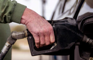 ইরানে ইসরায়েলের হামলার পর তেলের দাম বেড়েছে, মজুদের দাম কমেছে