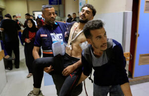 āĻāĻžāĻāĻžā§ āϤā§āϰāĻžāĻŖ āĻĒā§āĻāĻā§ āĻĻā§āĻā§āĻžāϰ āϏā§āĻĨāĻžāύ⧠āĻāϏāϰāĻžā§ā§āϞāĻŋ āĻšāĻžāĻŽāϞāĻžā§ ā§Šā§§ āĻāύ āύāĻŋāĻšāϤ, āϝā§āĻĻā§āϧāĻŦāĻŋāϰāϤāĻŋ āĻāϞā§āĻāύāĻž āĻā§āϏā§āϤā§