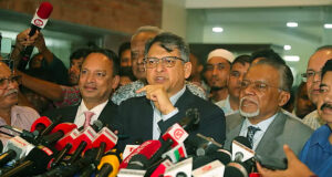 নির্বাহী ক্ষমতা খর্ব করলে শাসনব্যবস্থা ব্যাহত হবে: সালাহউদ্দিন আহমেদ