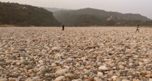 প্রকাশ্য দিবালোকে পাথর লুটের নেপথ্যে সিলেট বিএনপি নেতারা