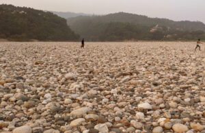 প্রকাশ্য দিবালোকে পাথর লুটের নেপথ্যে সিলেট বিএনপি নেতারা